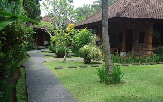 Sri Aksata Ubud Resort