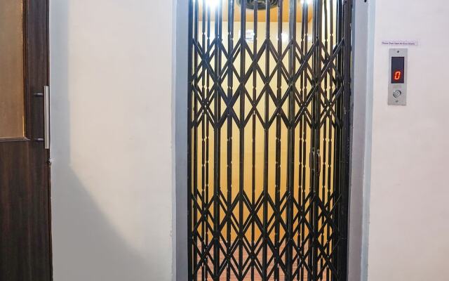 Fabhotel Royal Samrat