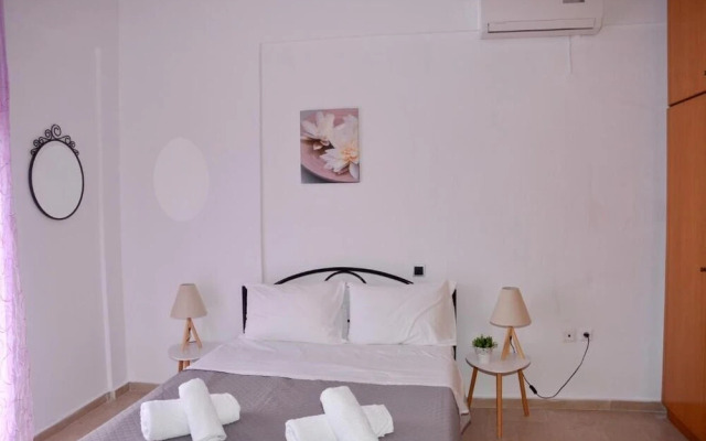 Gatos Village Studios & Apartments