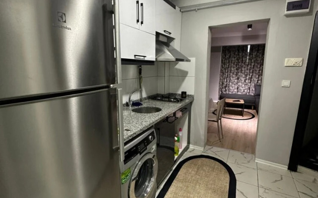 Comfy Flat With Balcony in Esenler