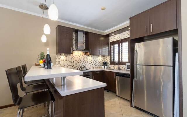 2BR 3BA Town Home w GYM Tennis Courts Pools