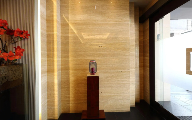 Royal Garden Hotel