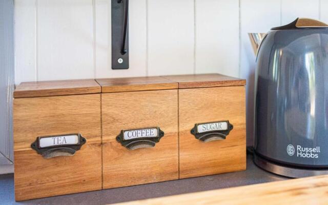 The Hideaway Hut - 1 Bed Shepherds Hut - Dodmarsh