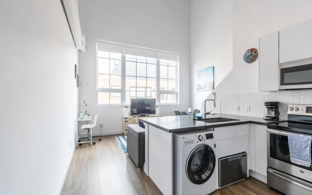 2BR 2 Storey Loft Free Parking Gym