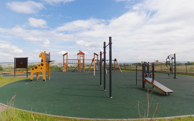 Саквояж на улице 40 лет Победы 2И