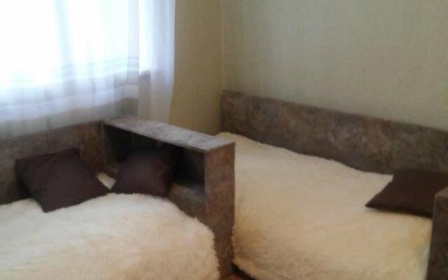 Dom Na Burnakovskoj Hostel