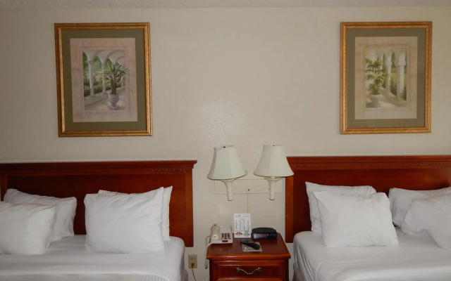 Paradise Plaza Inn