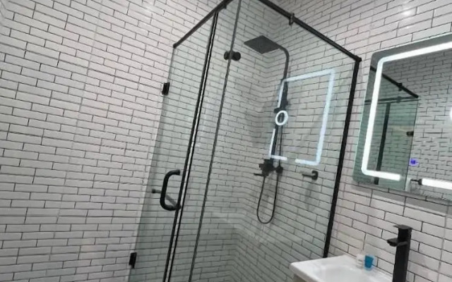 De Phantom Continental Hotel Lekki