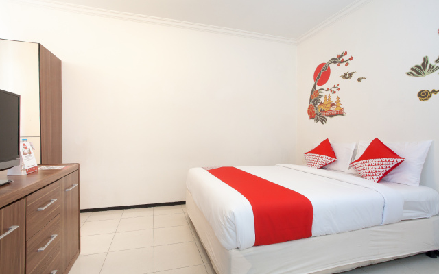 OYO 143 Dukuh Kupang Residence