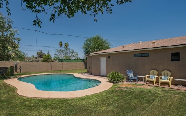 3BR Home - Private Pool - Garage by WanderJaunt