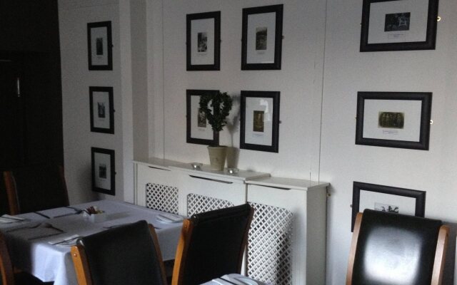 The Sir William Fox Hotel