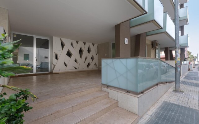 3158 Sterlizia House by Barbarhouse