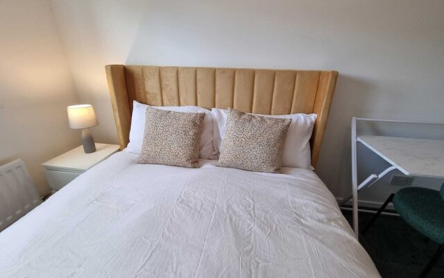 Captivating 3-bed House in Strood, Rochester Kent