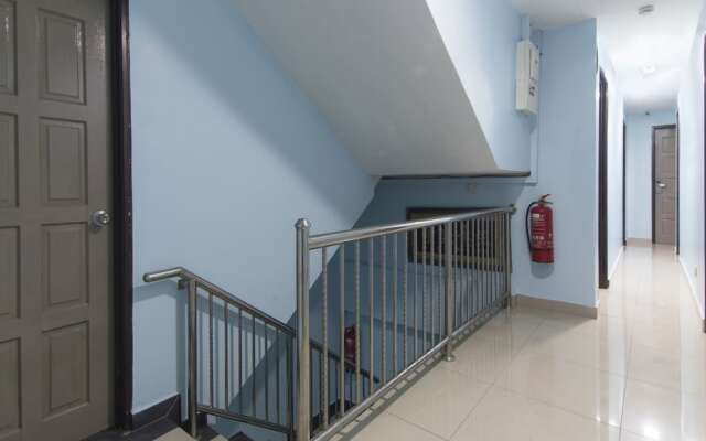 OYO 90296 Red Orange Hotel Port Klang