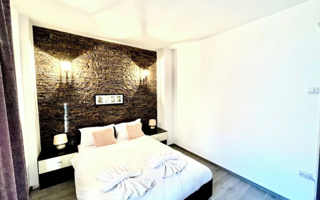 Tower Old City Apartment