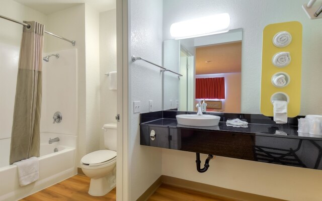 Motel 6 Los Angeles - Harbor City