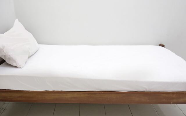 OYO Life 92925 Kost Bu Mala 2 Syariah