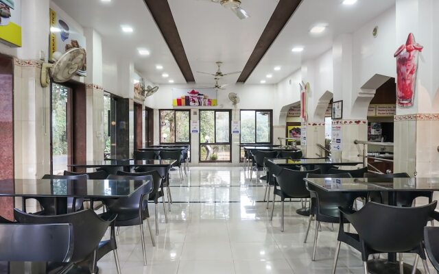 OYO 14516 Garden Cottage & Lawn