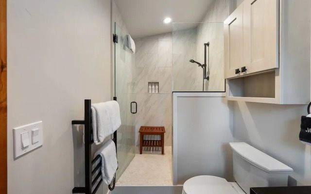 The River House 3 Bedroom Cabin