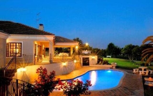 Amber Rose Country Estate