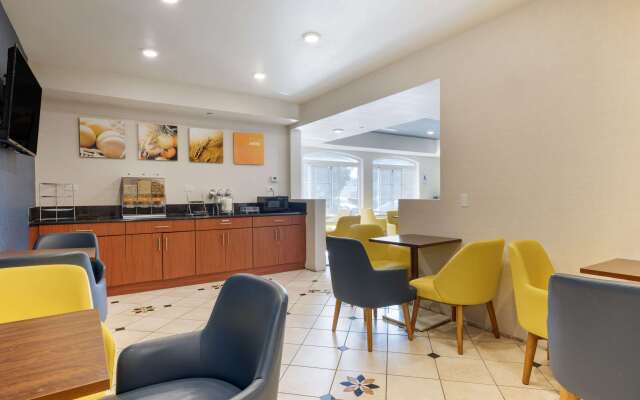 Comfort Suites Oceanside Camp Pendleton Area