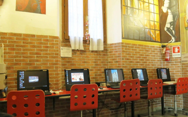 Hostel Archi Rossi