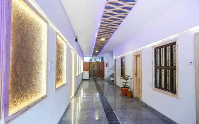 R S Stay by OYO Rooms