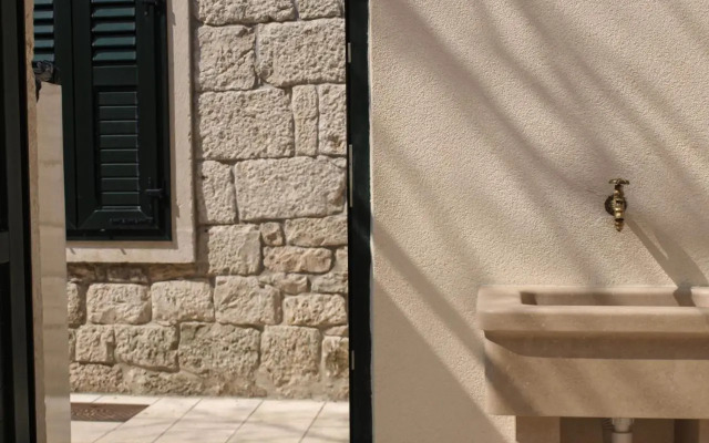 House Nataniel in Omiš near sea