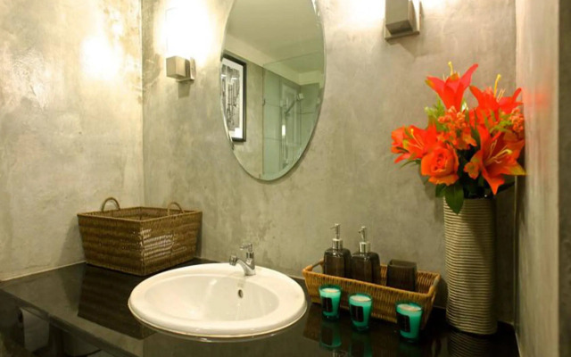 Sereno Airport Hotel