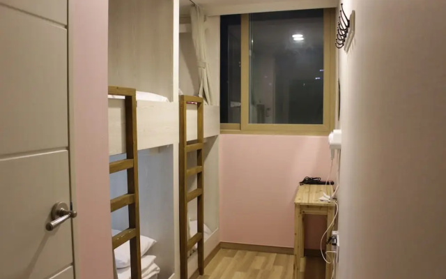 Bexco Hostel B&B