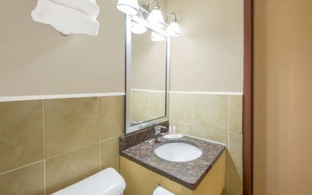 Super 8 by Wyndham Cleveland