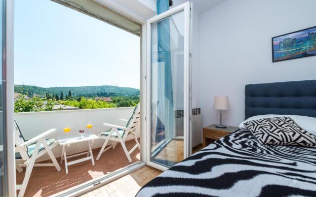 Francesca Guesthouse