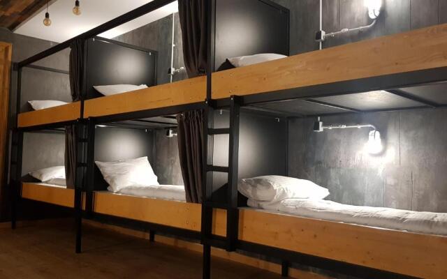 Bed Stage Hostel