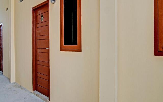 Oyo 91835 Djasur Kost