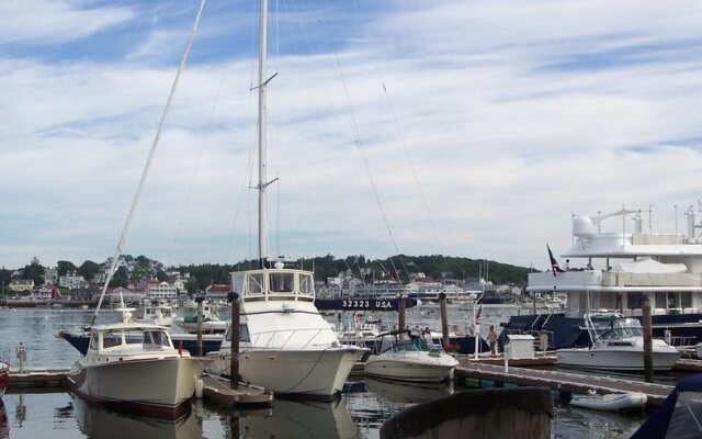 Brown's Wharf Inn