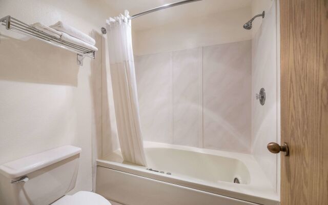 Quality Inn Near Fort Hunter Liggett