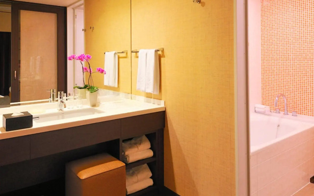 Loisir Spa Tower Naha