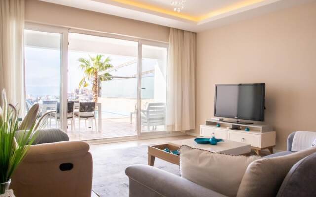 Spacious Perfect Flat With Private Pool
