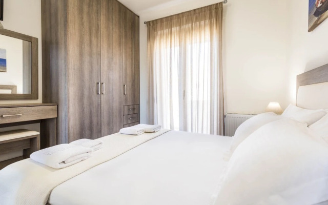 Lux Villa With Private Pool Close to the Beach