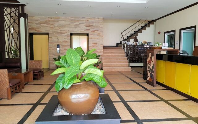 A Large 2 BR-3 Baths 207 Downtown