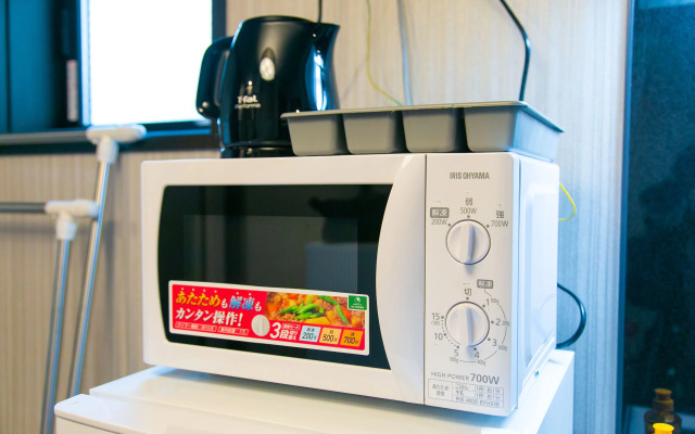 Calm Asakusa Kaminarimon Gate