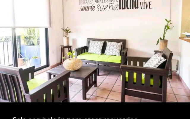 Room in Guest Room - Suite 2 Vena (close to Buses and Supermakets