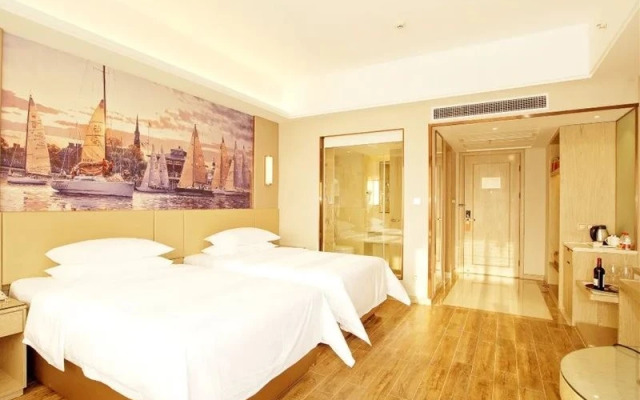 Vienna International Hotel (Sanya High-speed Railway Station)