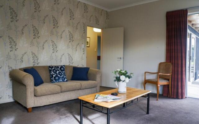 Relax On Richmond - Modern Large Beach House