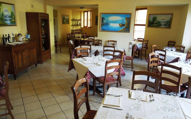 Bike Hotel Touring Gardone Riviera & Wellness