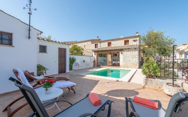 ES PUJOLS - Chalet with terrace in Campanet. Free WiFi