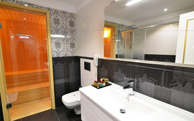Azka Hotel