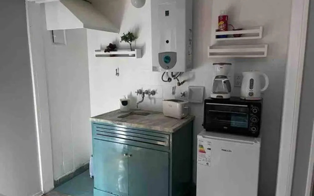 Monoambiente muy luminoso 2 cuadras Plaza de Mayo.