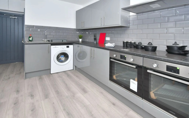 Townhouse @ 24 Brunswick Place Stoke