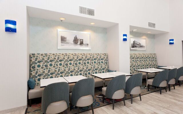 Hampton Inn & Suites McComb